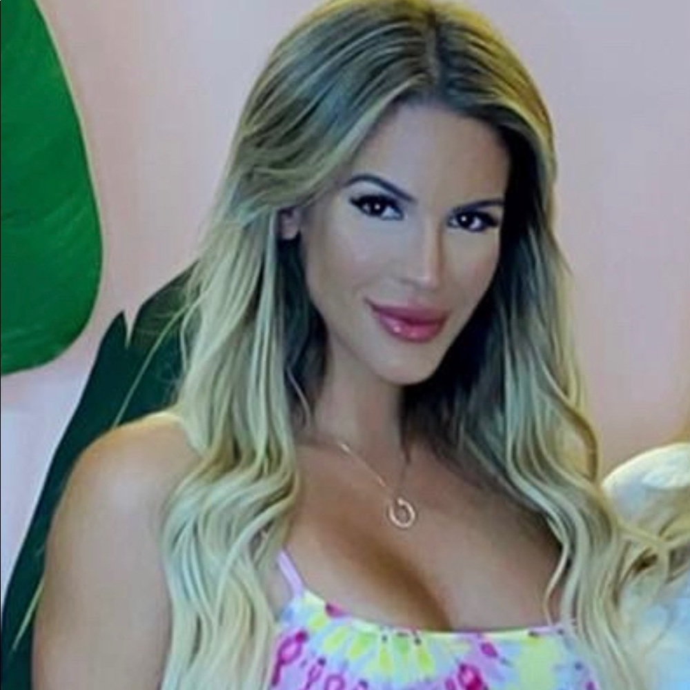 Meet your Posher, Danielle